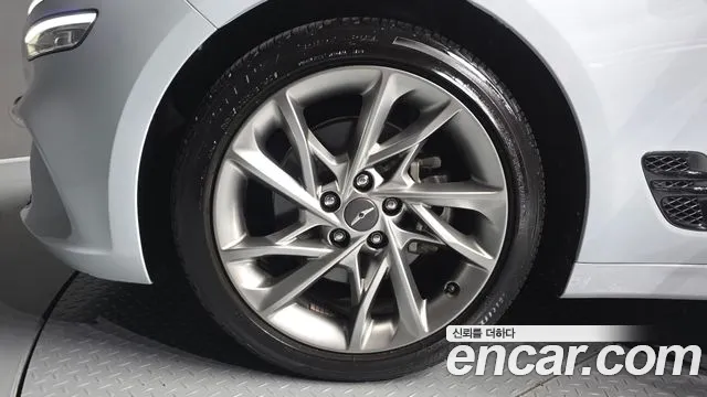 Genesis G70 New — Фото автомобиля 5