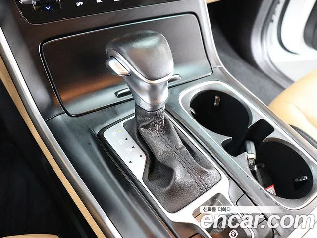 Kia Canival Carnival 4 поколение Бензин 9 мест Prestige — Фото автомобиля 9