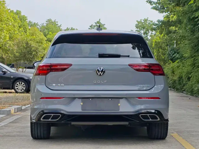 Volkswagen Golf — Фото автомобиля 5