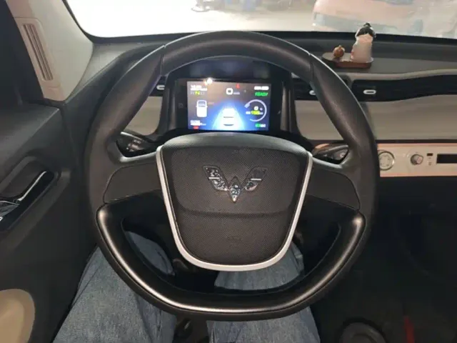 Wuling Hongguang Mini EV — Фото автомобиля 10