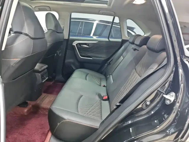 Toyota RAV4 — Фото автомобиля 16