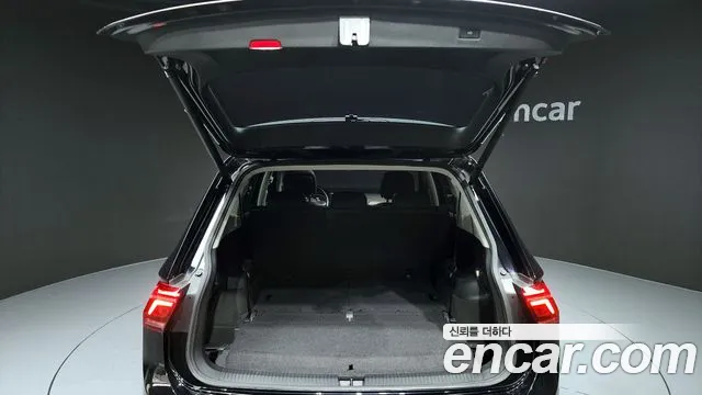 Volkswagen Tiguan — Фото автомобиля 8