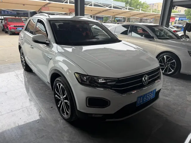 Volkswagen T-Roc — Фото автомобиля 3