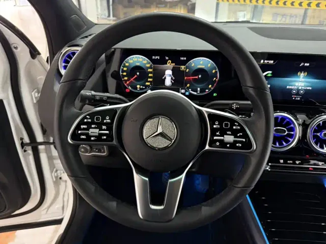 Mercedes-Benz GLA-Class — Фото автомобиля 13