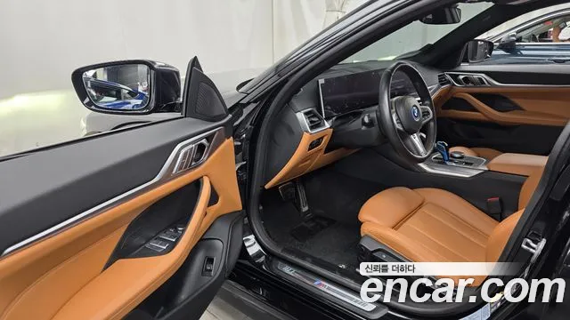 BMW i4 — Фото автомобиля 9