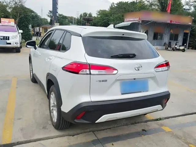 Toyota Corolla Cross — Фото автомобиля 4