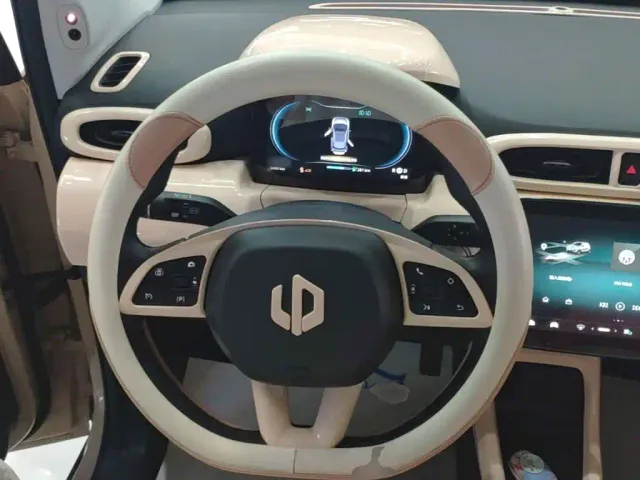 Leapmotor T03 — Фото автомобиля 10