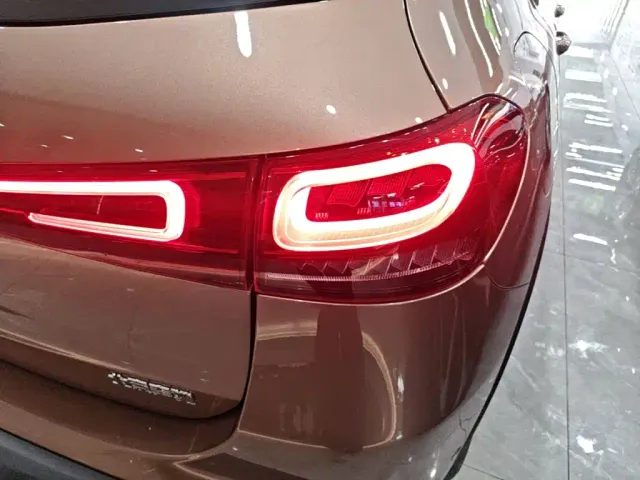 Mercedes-Benz EQA — Фото автомобиля 7