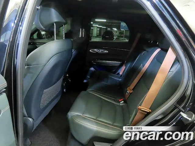 Genesis GV70 — Фото автомобиля 7