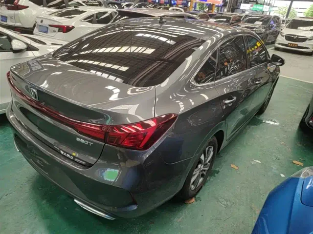 Changan Eado — Фото автомобиля 6