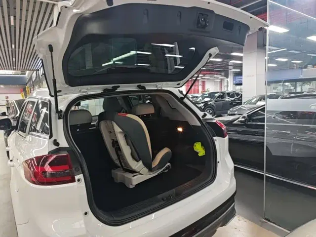 Geely Boyue — Фото автомобиля 18