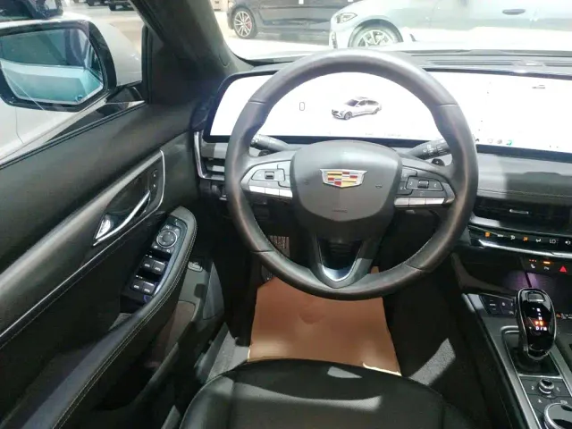 Cadillac CT5 — Фото автомобиля 10