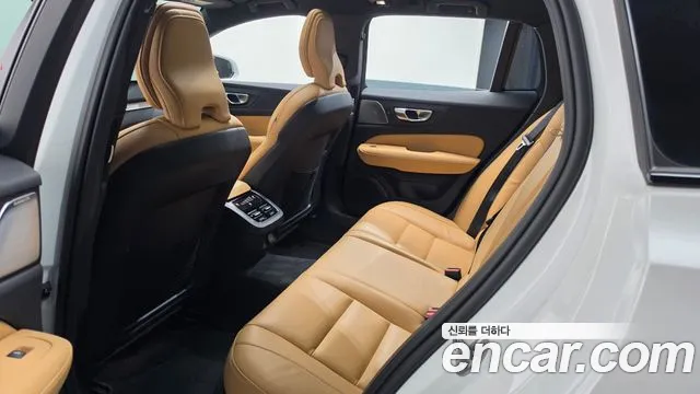 Вольво V60 V60 Cross Country 2 поколение B5 Ultimate AWD — Фото автомобиля 7