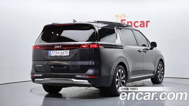 Kia Carnival Generation 4 — Фото автомобиля 2