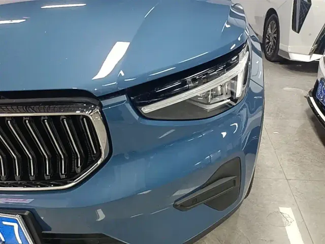 Volvo XC40 — Фото автомобиля 23