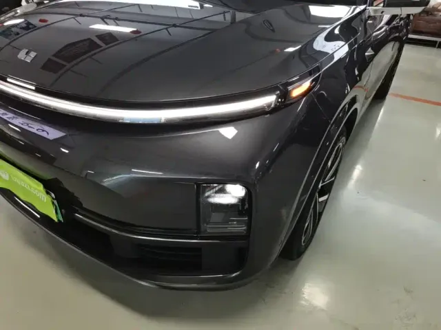 Li Auto L9 — Фото автомобиля 23