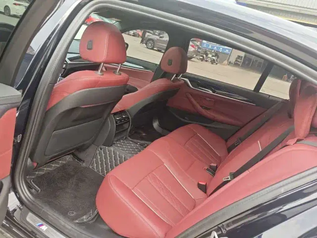 BMW 5 Series — Фото автомобиля 5