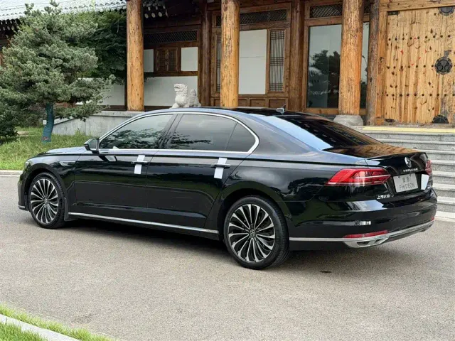 Volkswagen Phideon — Фото автомобиля 6