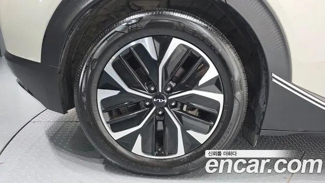 Kia EV6 — Фото автомобиля 5
