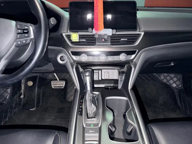 Honda Accord — Фото автомобиля 11