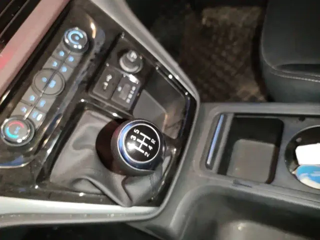 JAC Refine M3 — Фото автомобиля 13