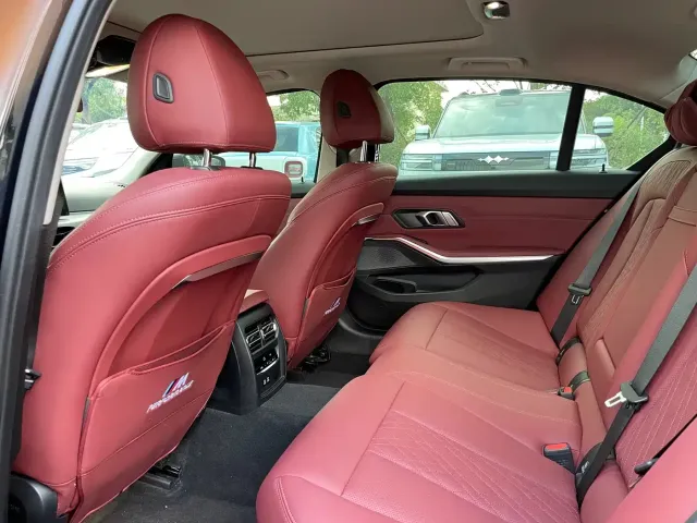 BMW 3 Series — Фото автомобиля 10