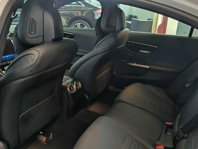 Mercedes-Benz C-Class — Фото автомобиля 8