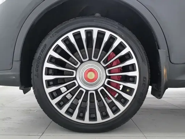 Hongqi HS7 — Фото автомобиля 17