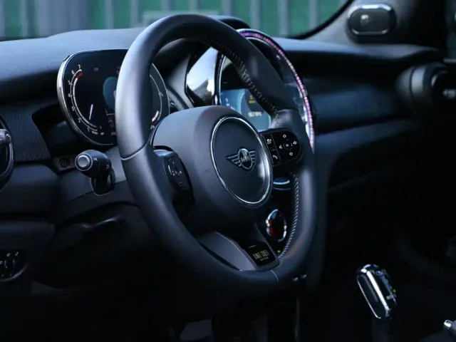 MINI Hatch — Фото автомобиля 14