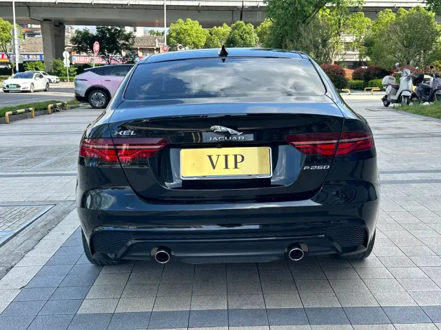 Jaguar XEL — Фото автомобиля 15