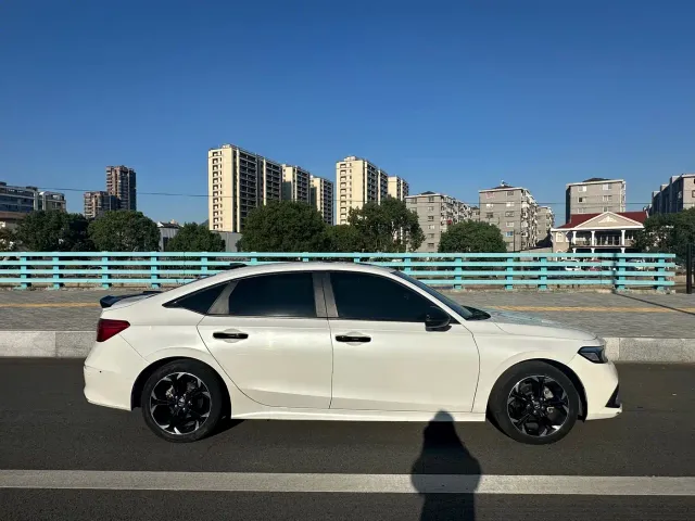 Honda Civic — Фото автомобиля 3
