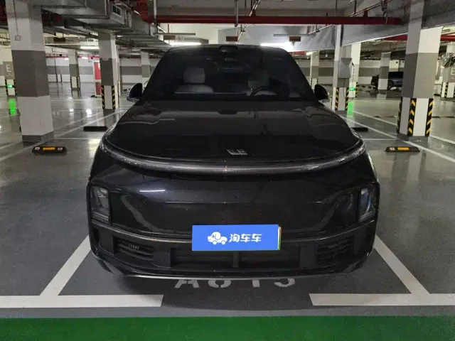 Li Auto L9 — Фото автомобиля 2