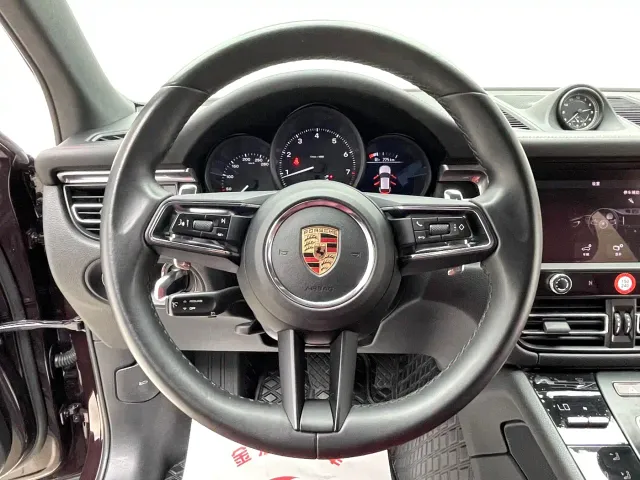 Porsche Macan — Фото автомобиля 15