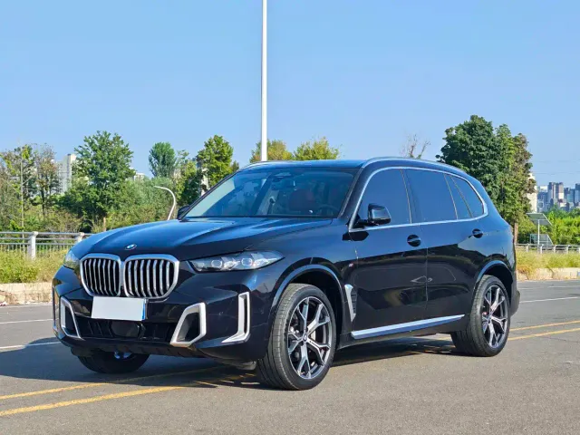 Фотография автомобиля — BMW X5