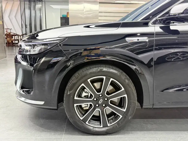 Aito M7 — Фото автомобиля 16