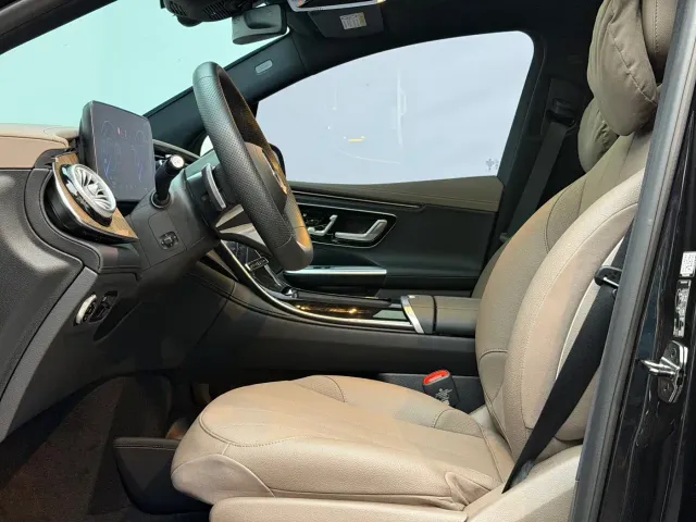 Mercedes-Benz EQE SUV — Фото автомобиля 12