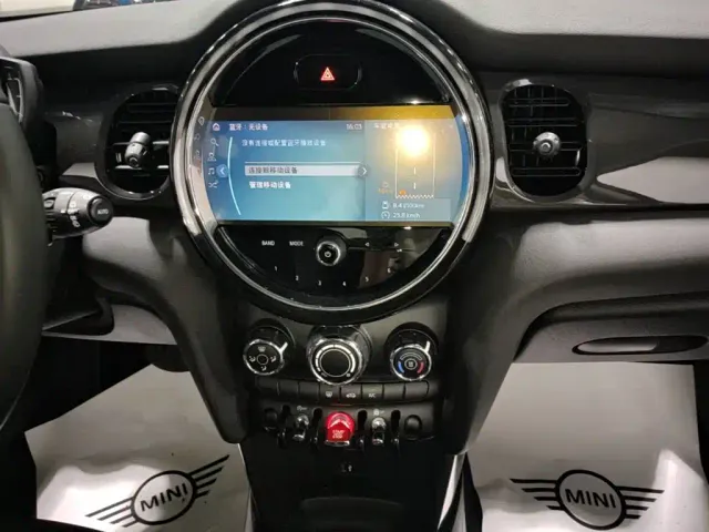 MINI Hatch — Фото автомобиля 8