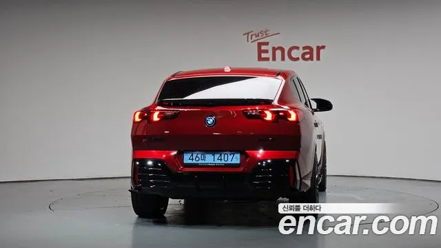 BMW iX2 — Фото автомобиля 3
