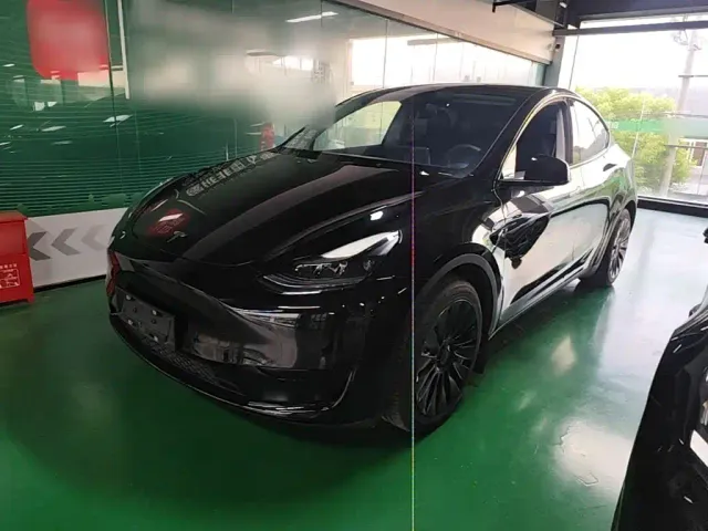 Фотография автомобиля — Tesla Model Y
