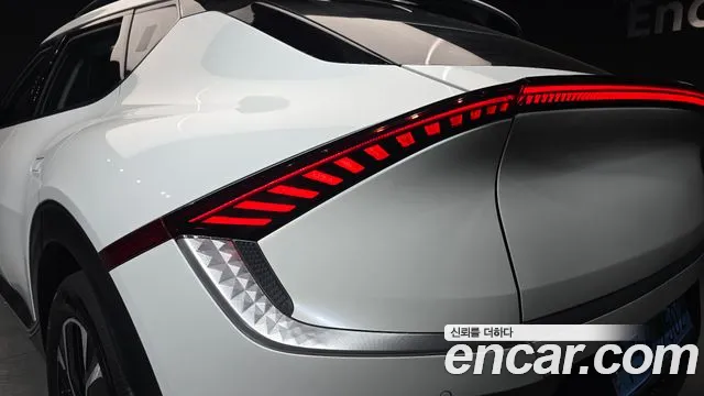Kia EV6 — Фото автомобиля 23