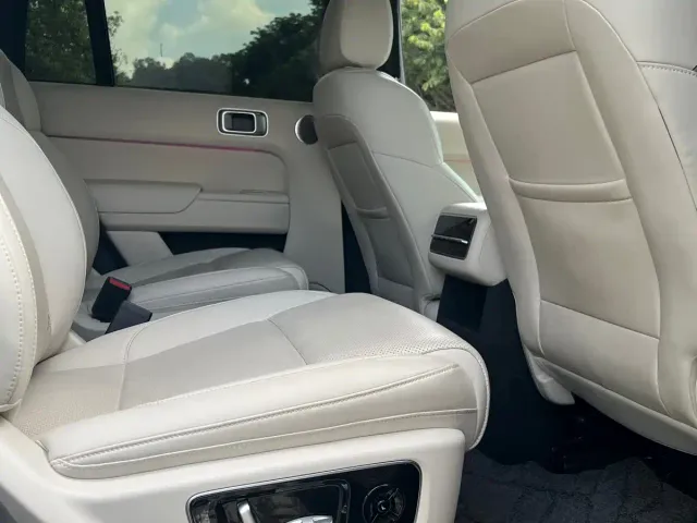 Li Auto L8 — Фото автомобиля 15