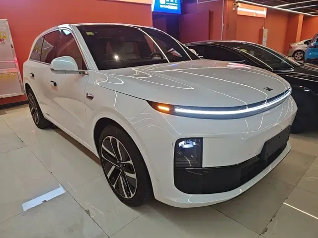 Li Auto L6 — Фото автомобиля 3
