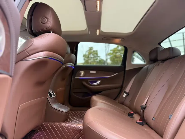 Mercedes-Benz E-Class — Фото автомобиля 16