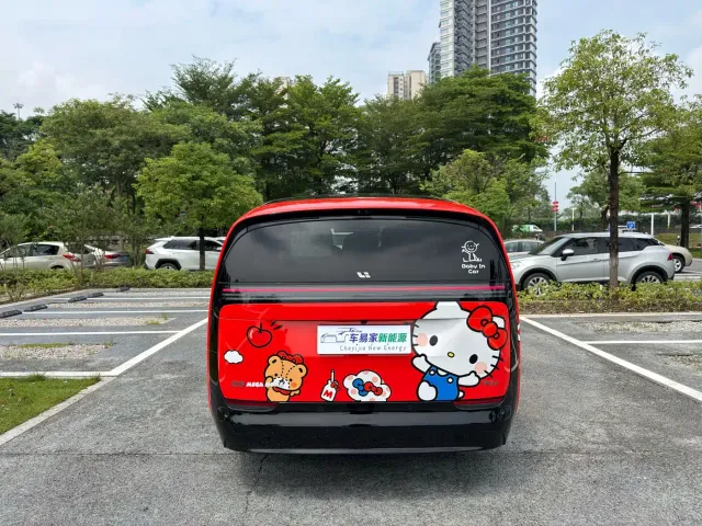 Li Auto MEGA — Фото автомобиля 7
