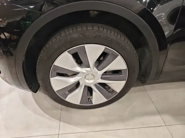 Tesla Model Y — Фото автомобиля 22