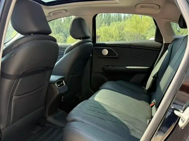 Chery Fengyun Fengyun A8L 2025 1.5TGDI 145km Comfort — Фото автомобиля 5