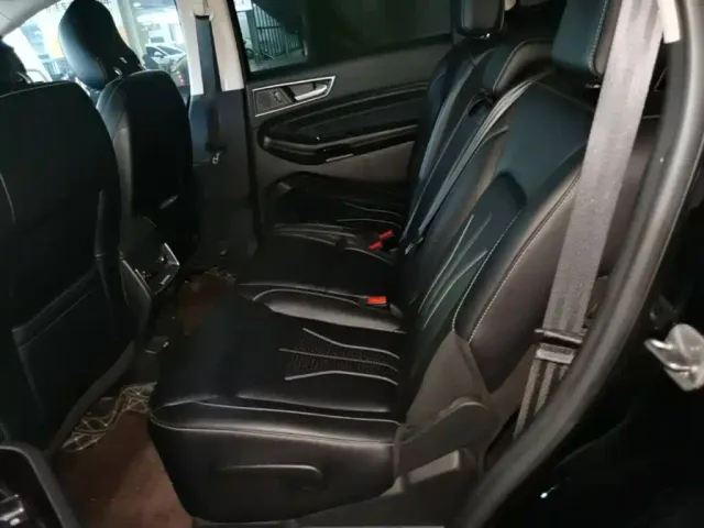 Ford Edge — Фото автомобиля 16