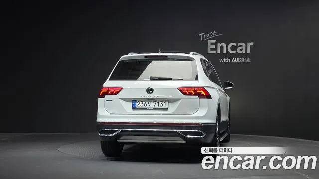 Volkswagen Tiguan — Фото автомобиля 4