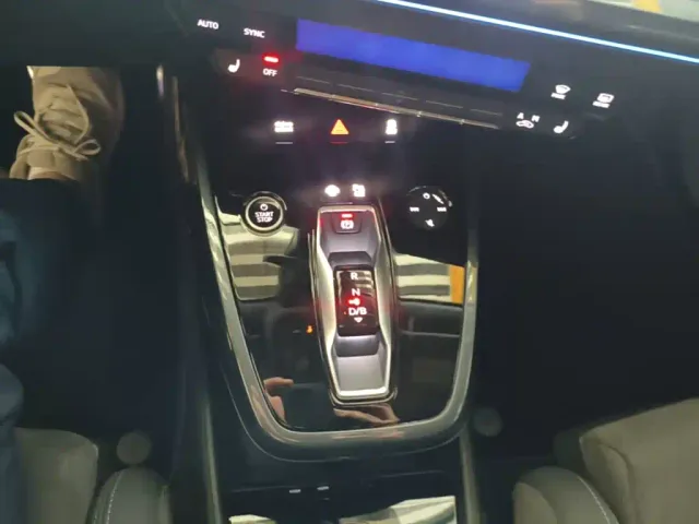 Audi Q4 e-tron — Фото автомобиля 13