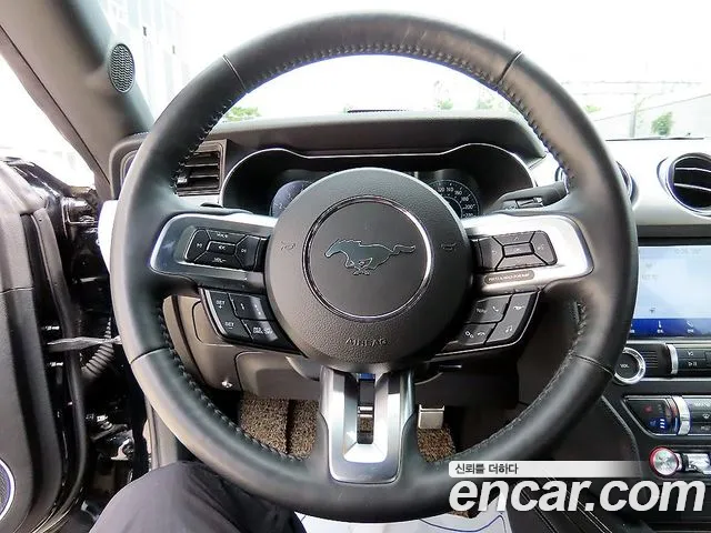 Ford Mustang — Фото автомобиля 8